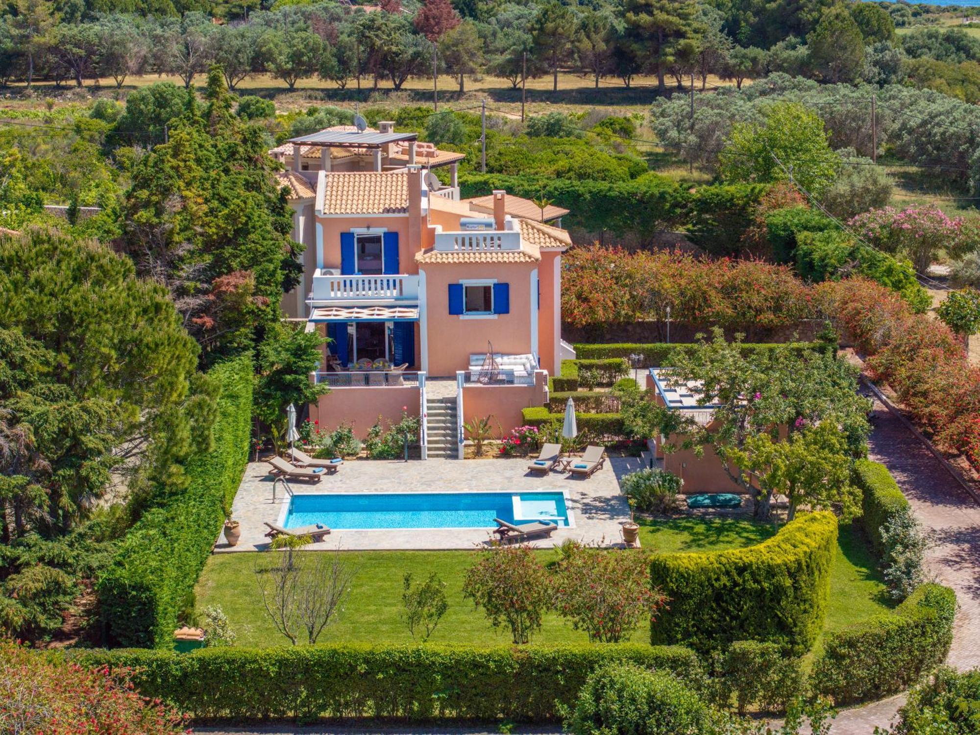 Villa Eglina Villa's